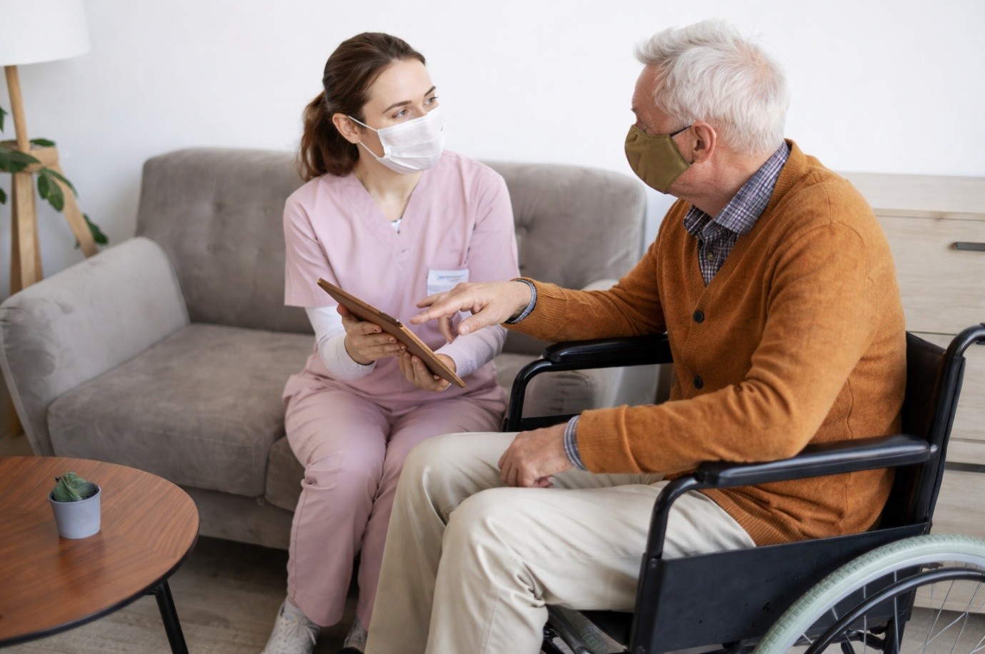 How Care Homes for Alzheimer Patients Support Safe and Comfortable Living