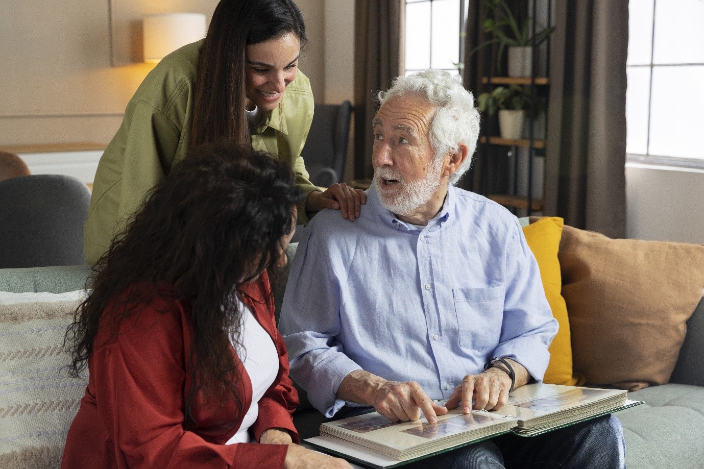 How Do Assisted Living Communities Balance Care, Safety, and Independence for Seniors with Memory Loss